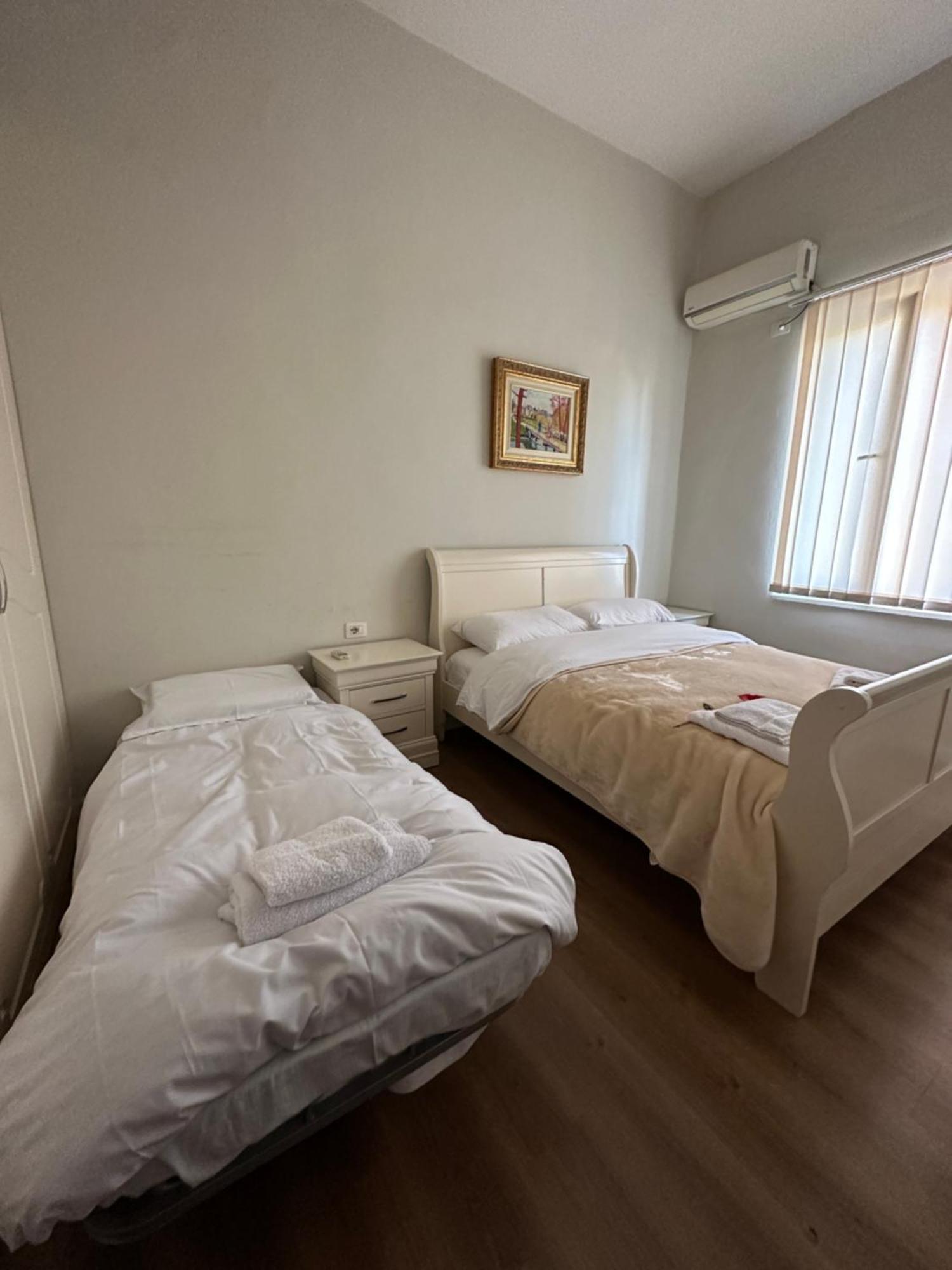 Kelly'S Cozy Hideaway - Central Tirana Exteriör bild