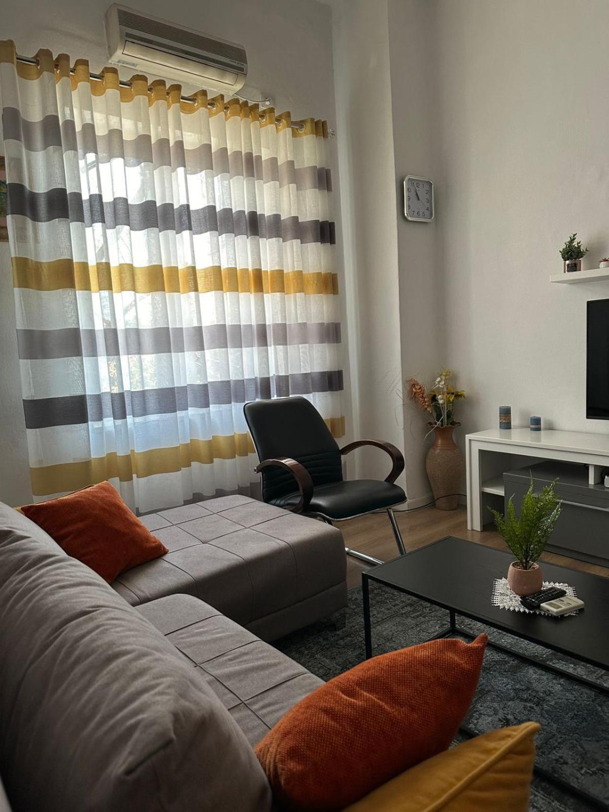 Kelly'S Cozy Hideaway - Central Tirana Exteriör bild